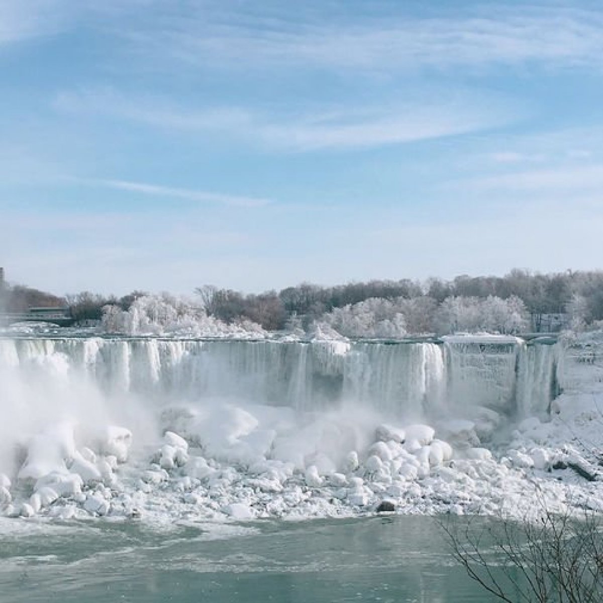замерз Ніагарський водоспад