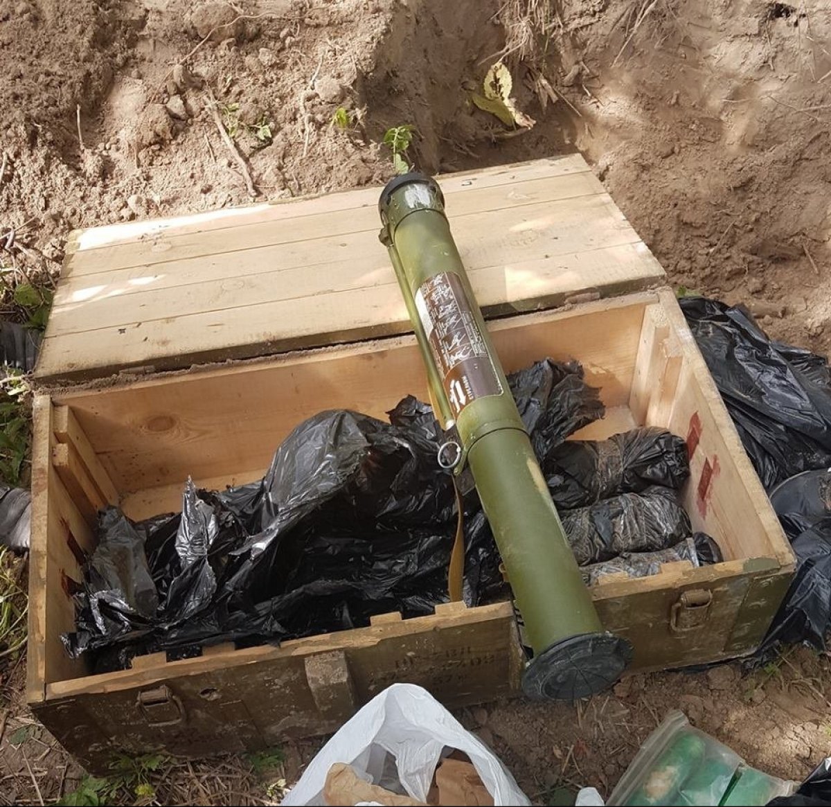 У Києві виявили схрон із РПГ та вибухівкою