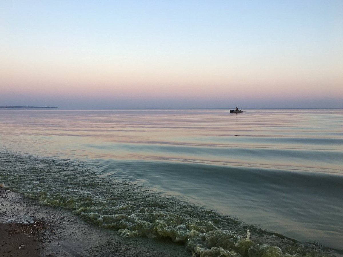 Кадри з морського узбережжя