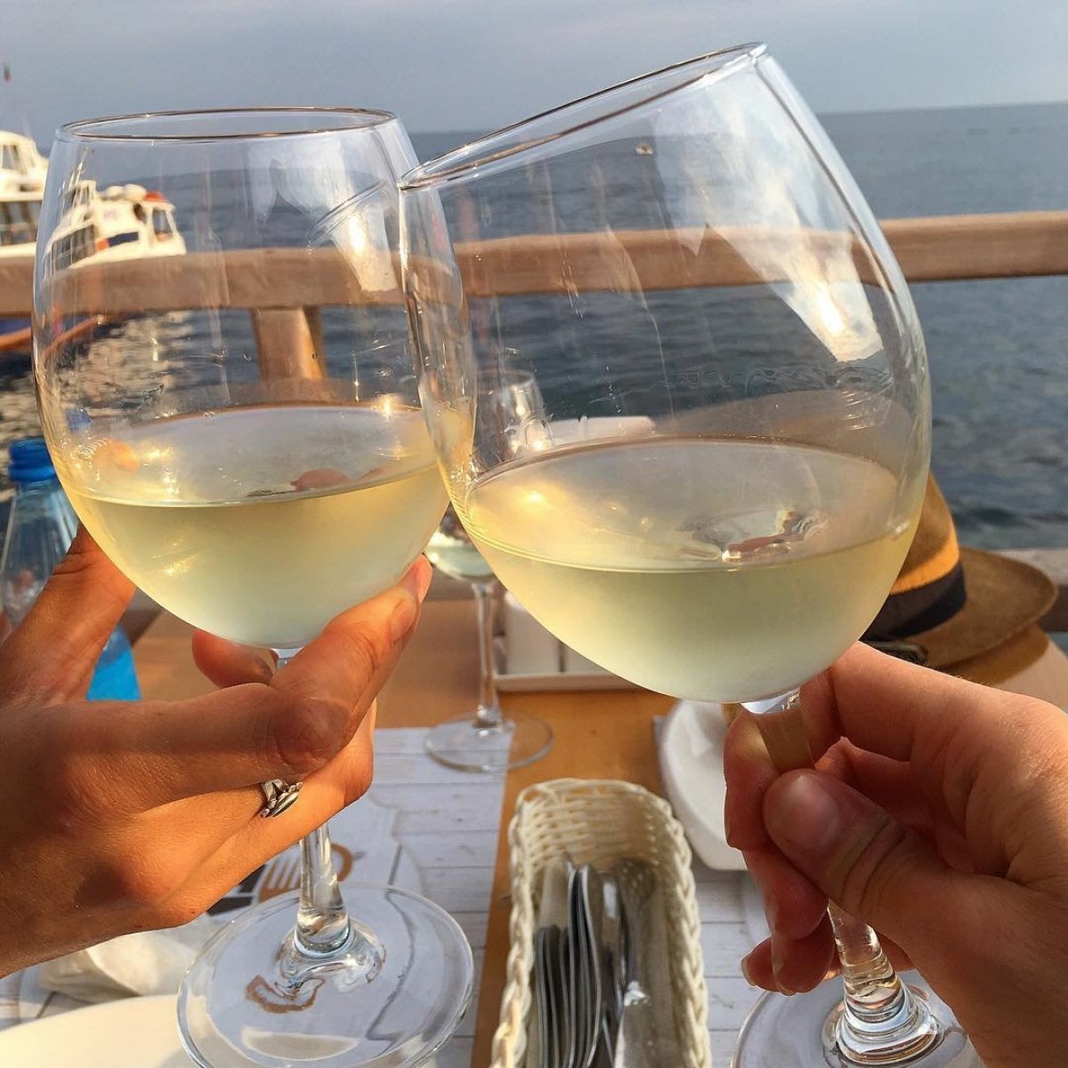 Кадри з морського узбережжя