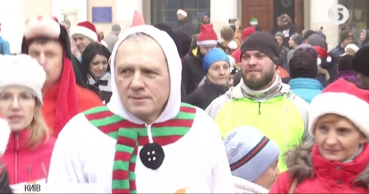 У Маріїнському парку пройшов перший новорічний забіг