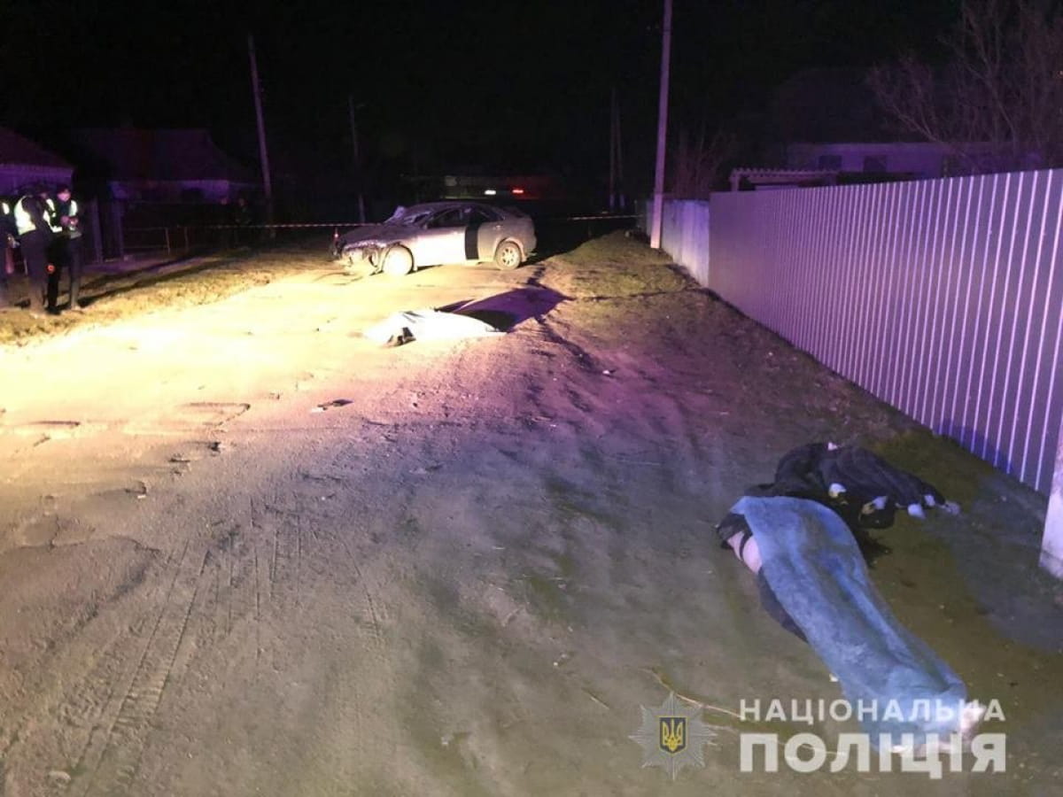 ДТП на Київщині, хлопець збив двох дівчат