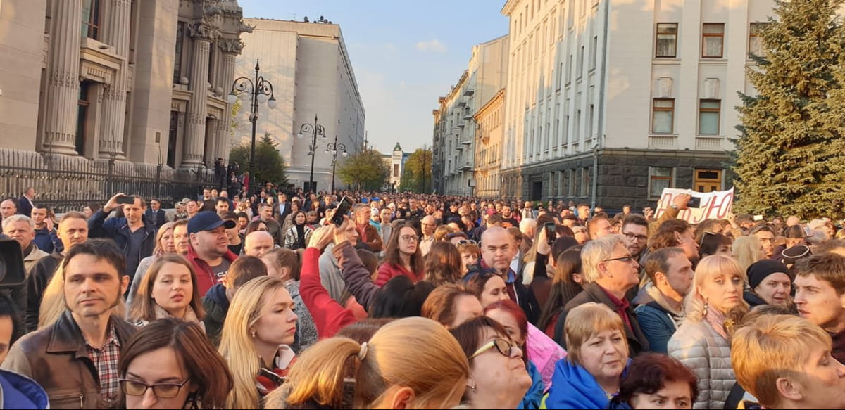 Люди благодарят Порошенко
