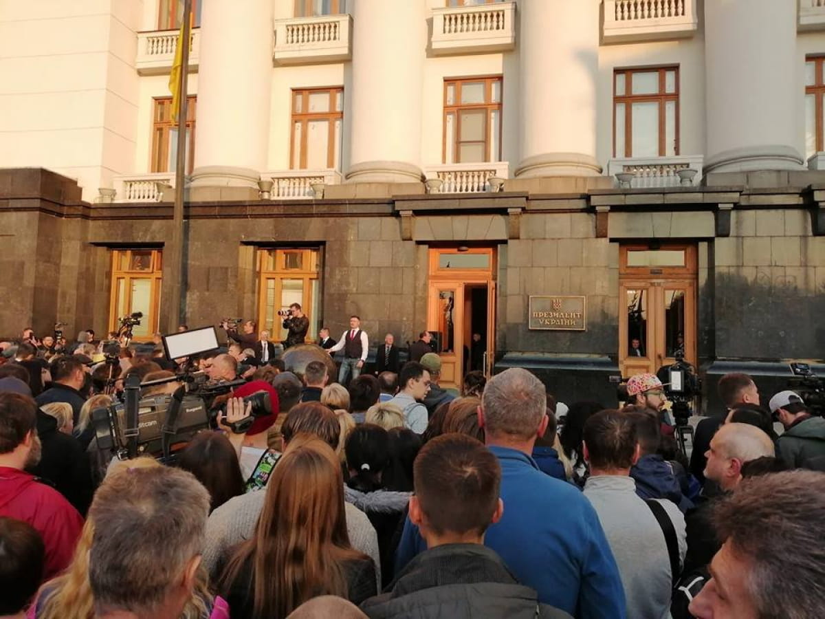 Люди благодарят Порошенко