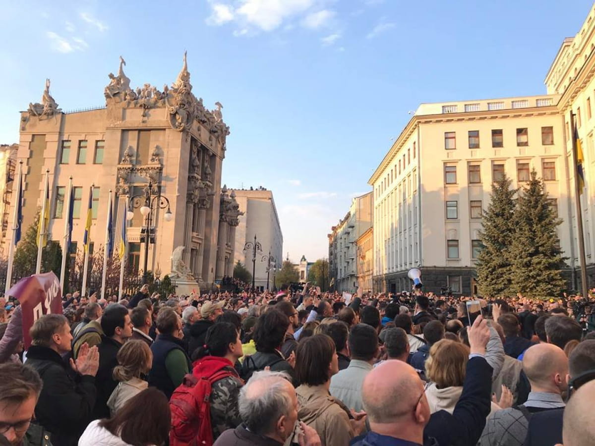 Люди благодарят Порошенко