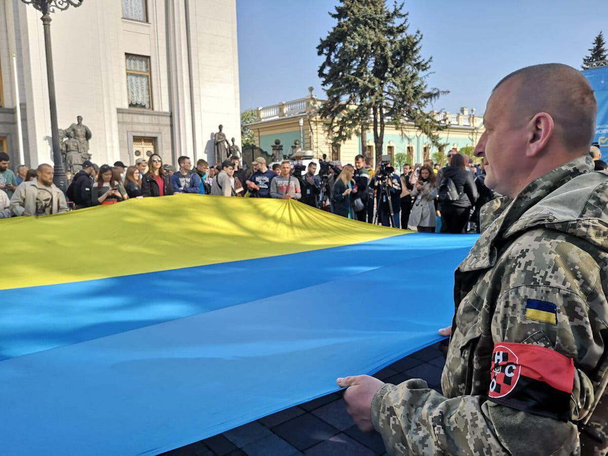Акция в поддержку закона о языке