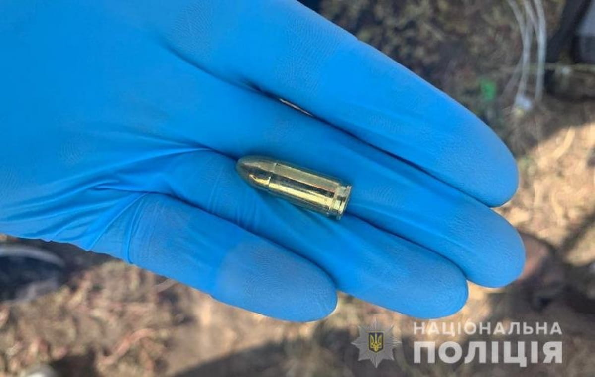 Полицейские задержали иностранца с рюкзаком боеприпасов и взрывчатки