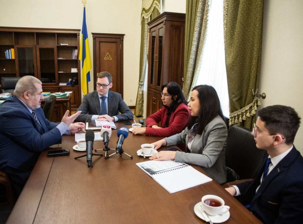 Розсекречення документів