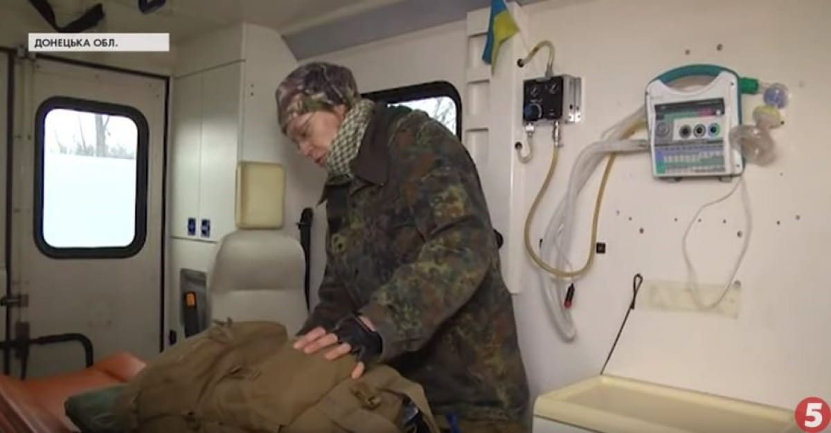 Парамедики рятують життя українських захисників