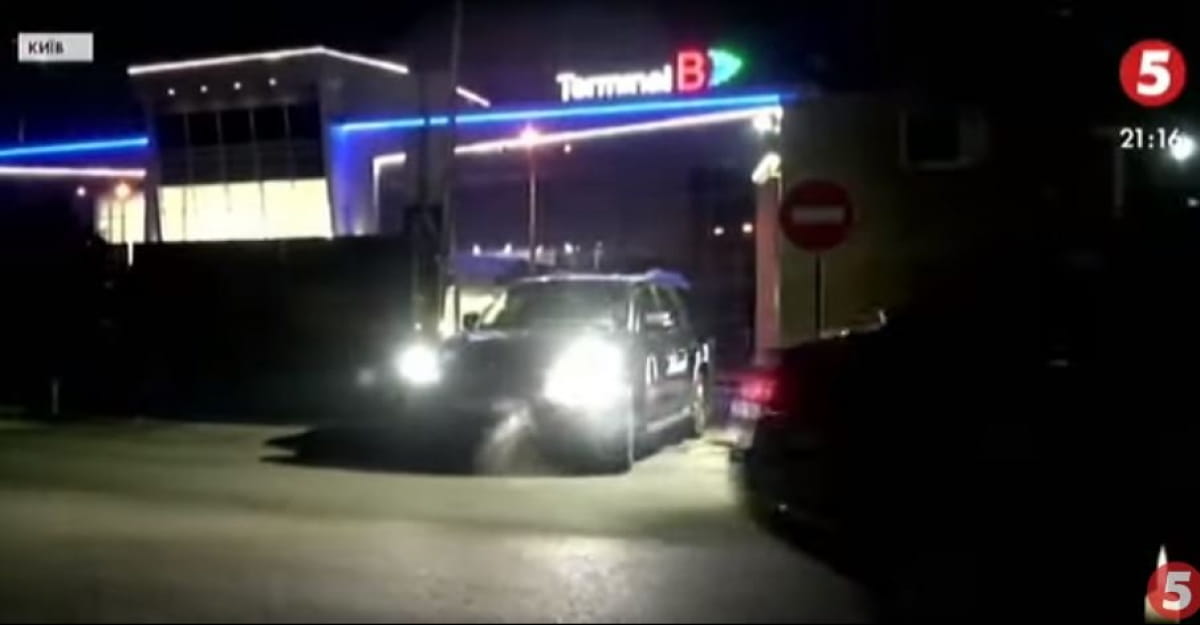 Кортеж в аэропорту "Киев"