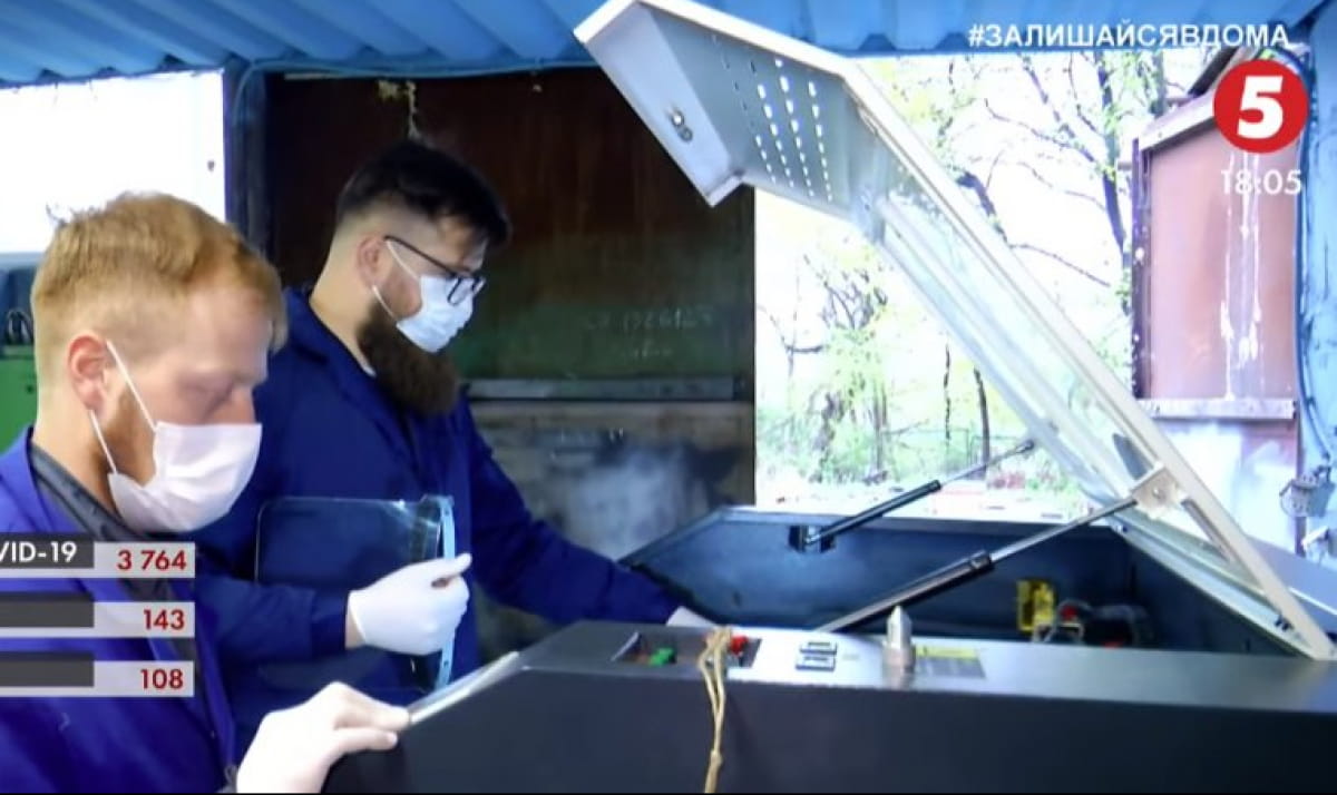 захисні щити для лікарів