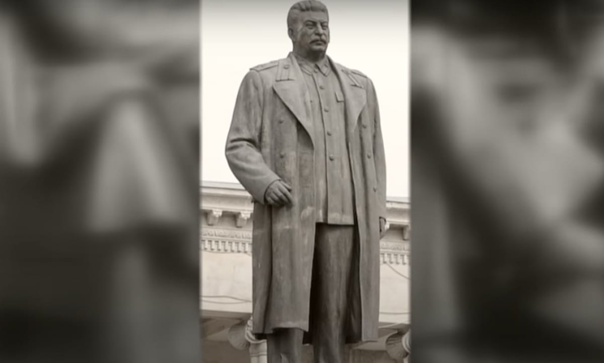 Пам'ятник Сталіну