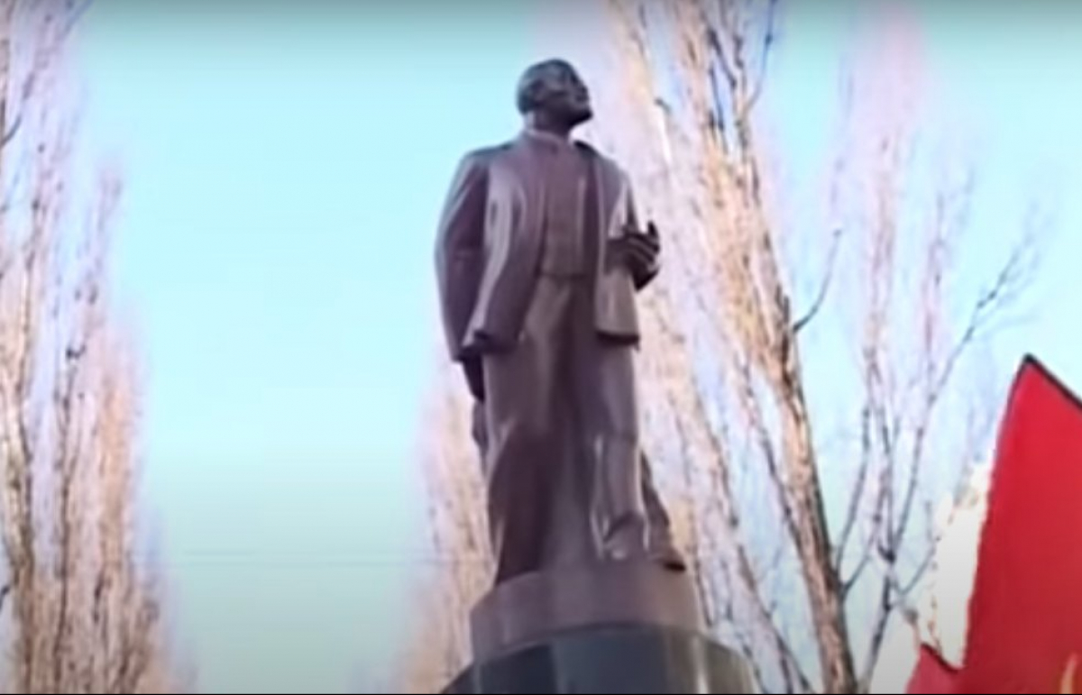 Пам'ятник Леніну