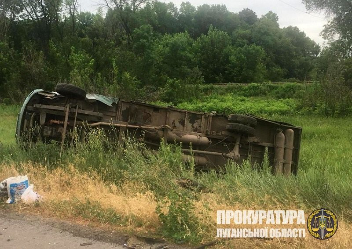 Полицейский въехал в маршрутку