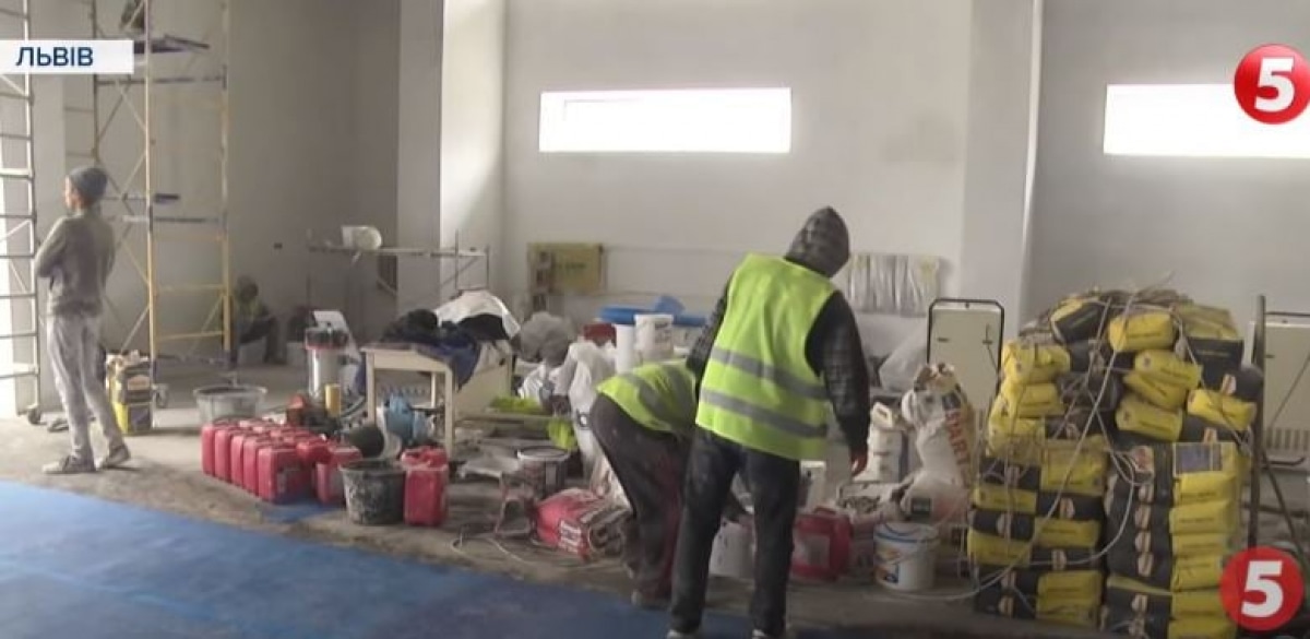 Ремонт у медоледжі у Львові