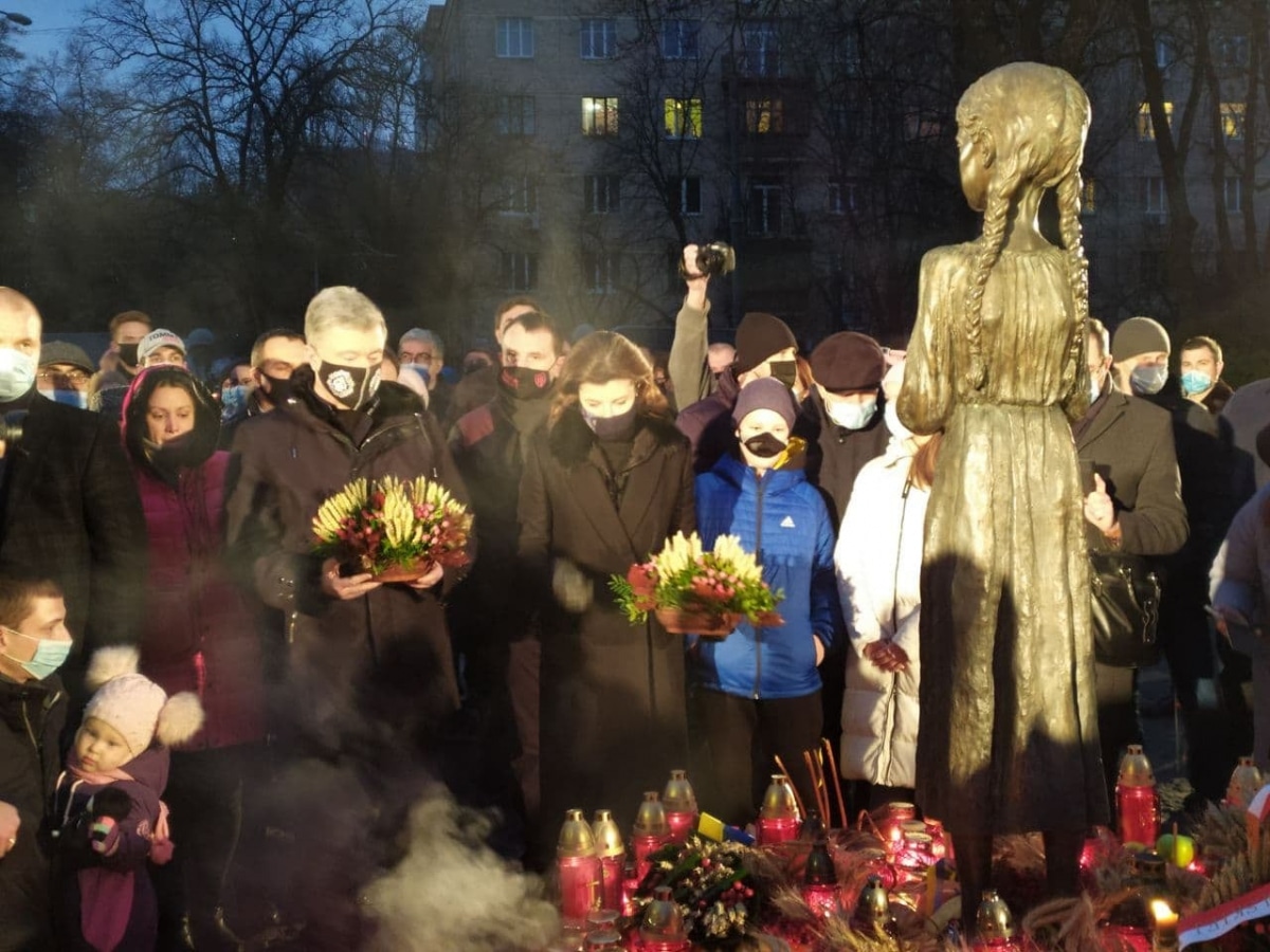 Петро І Марина Порошенки вшановую пам'ять жертв Голодоморів