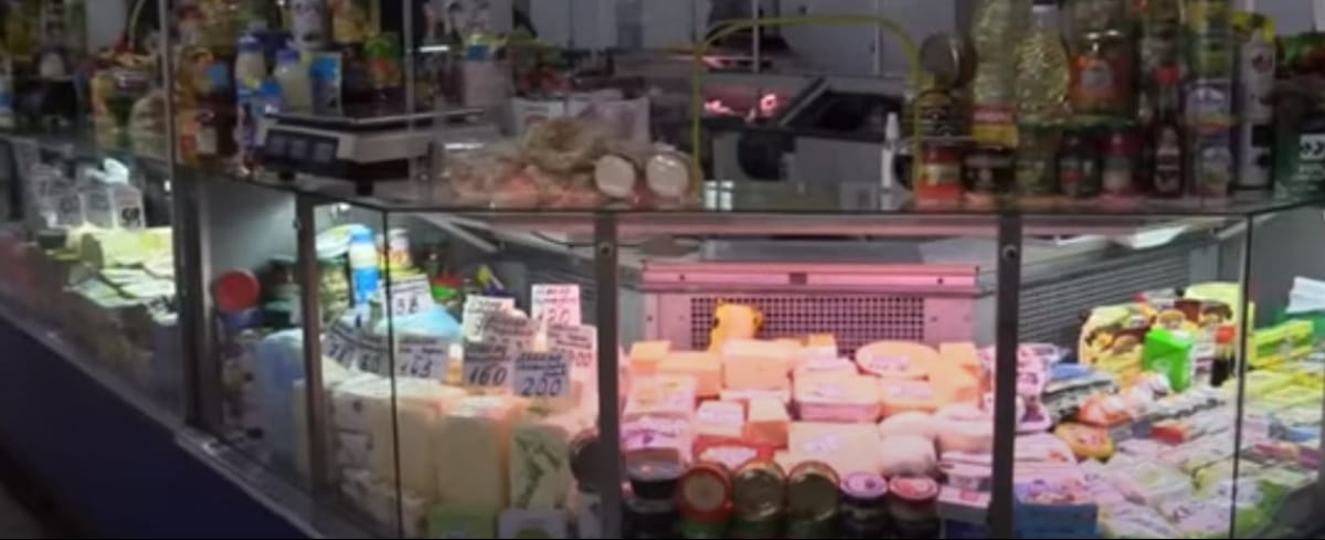 Продукти в супермаркеті