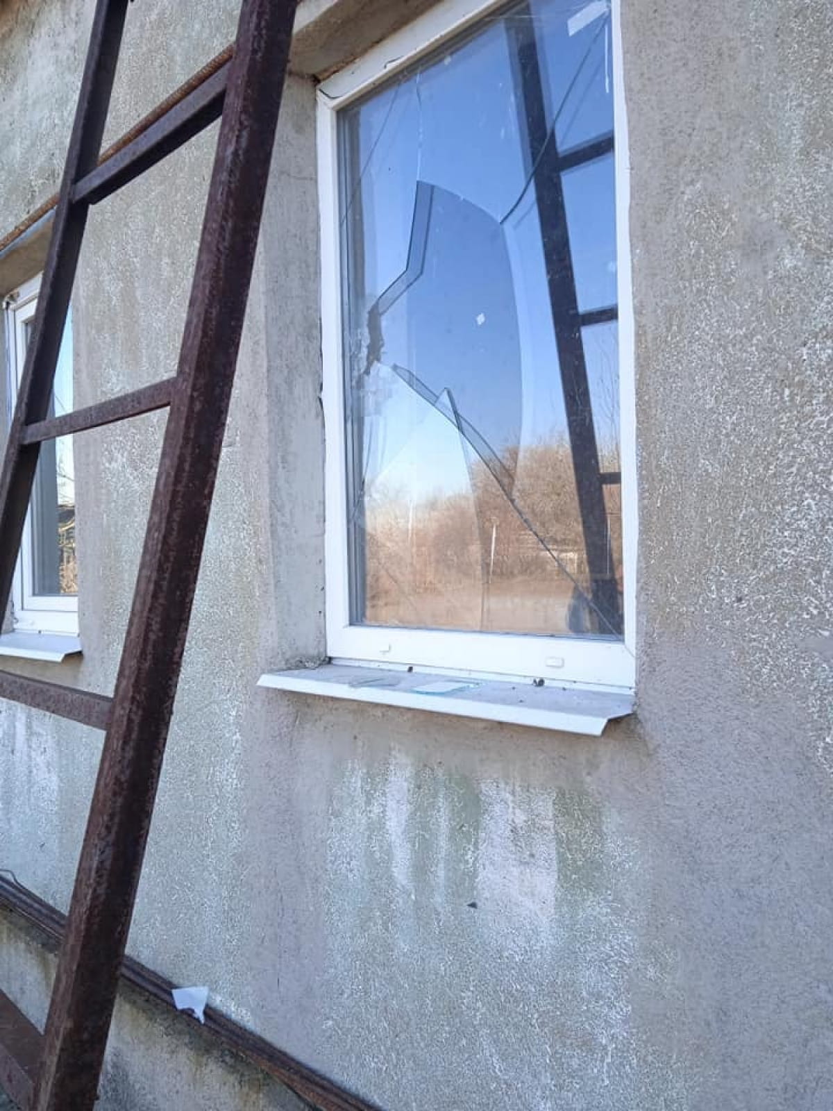 Поврежденный дом