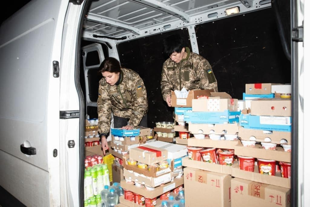 Нардепи з "ЄС" підвезли харчування і воду дітям з Донеччини