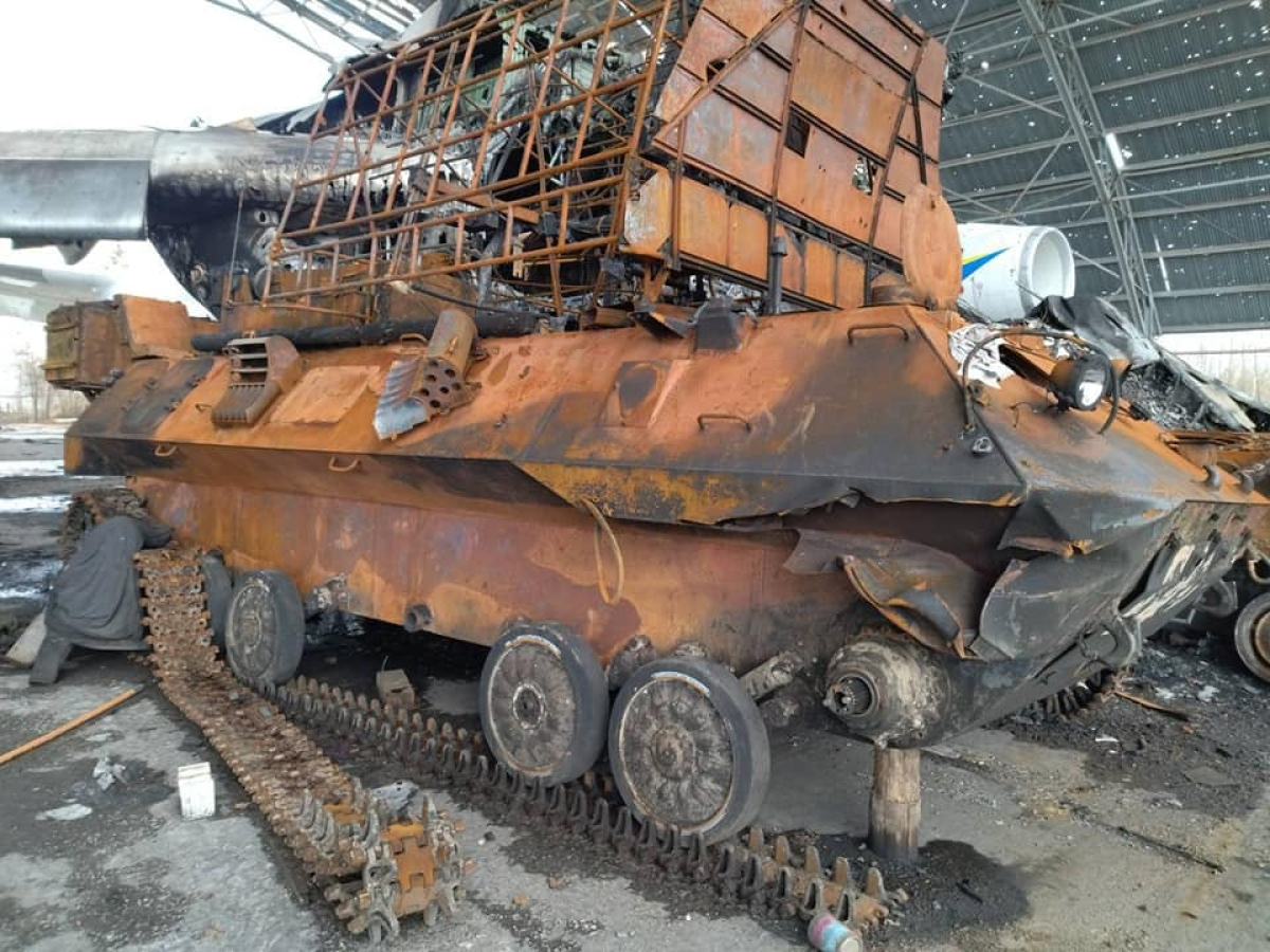 Зруйнований аеродром Гостомеля