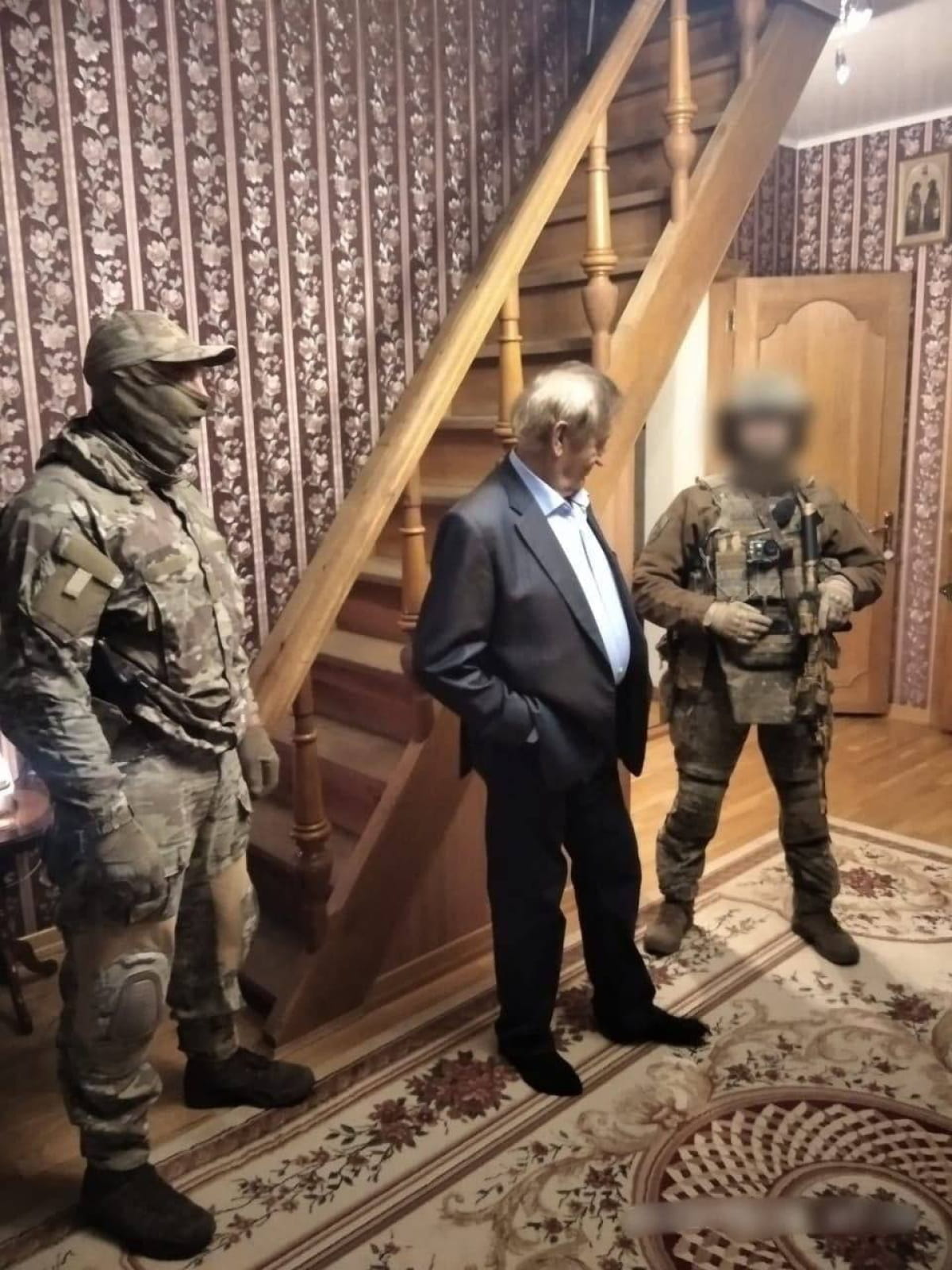обшук у Богуслаєва