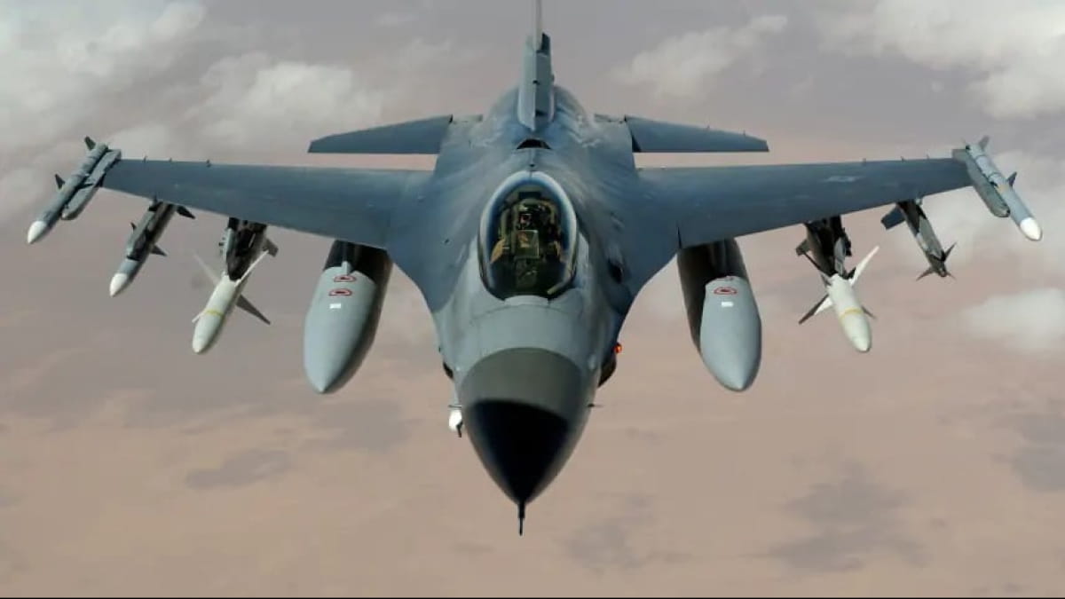 "Бомба Ракета" – F-16