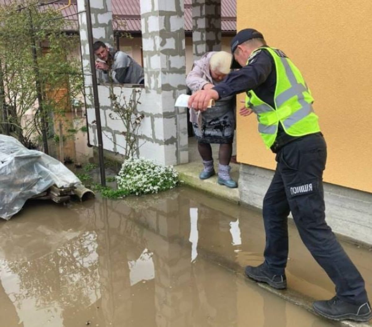 На Київщині в селі Іванкове підтопило дві вулиці