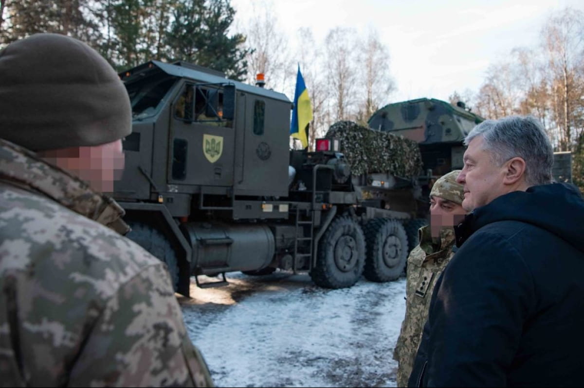 Петр Порошенко и украинские защитники