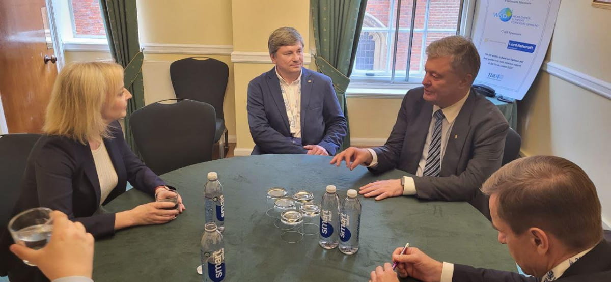 Петро Порошенко під час Саміту Міжнародного демократичного союзу