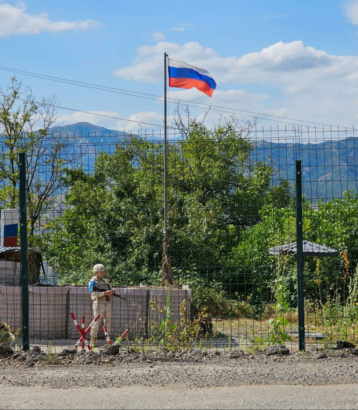 російський "миротворець" на Лачинській дорозі