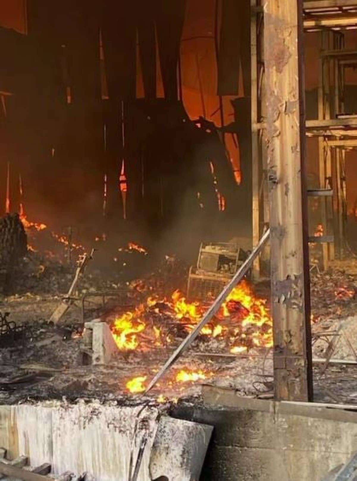 Пожежа у Львові після влучання "шахеда"