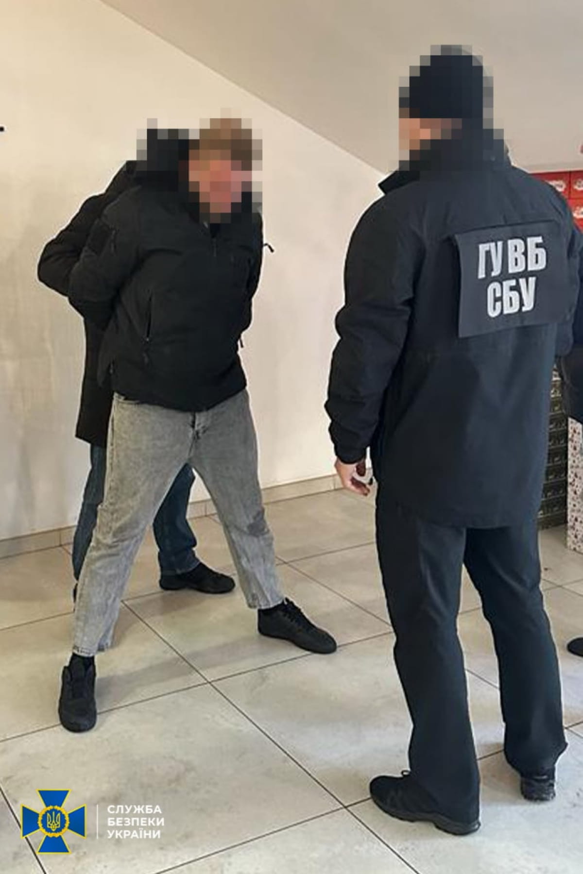 За гроші обіцяв "посади" у Службі безпеки: СБУ та ДБР затримали шахрая