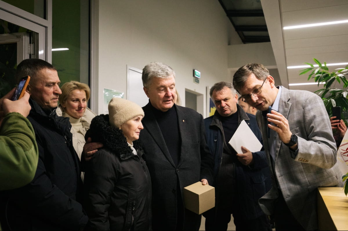 Петро Порошенко з родиною Тараса Бобанича