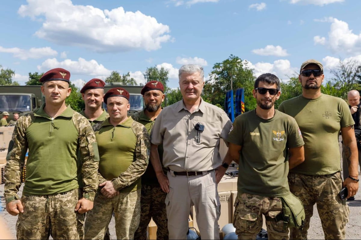 Петро Порошенко і українські захисники