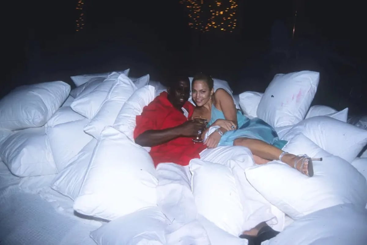 P.Diddy из Дженнифер Лопес на "белой вечеринке"