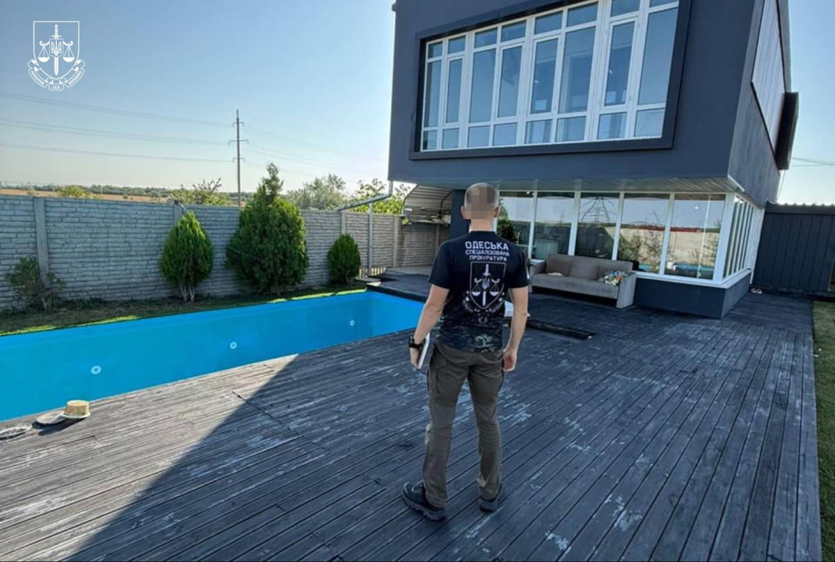 "Мертві душі" на службі