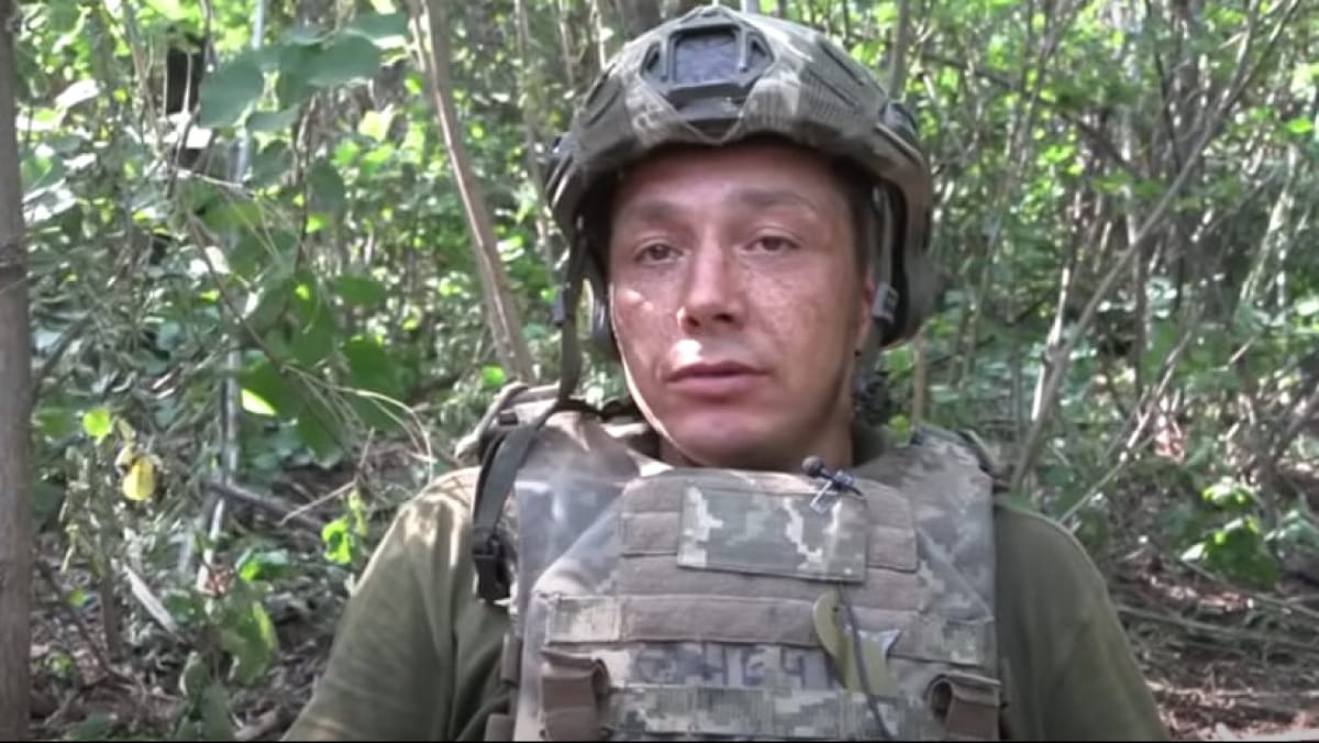 Український боєць вже звик до автомату і броніка