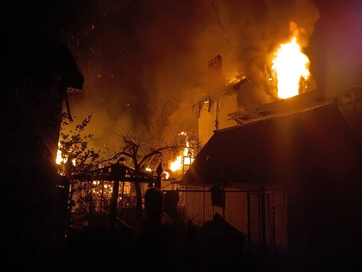 Росіяни вдарили по житлових кварталах Одеси: троє загиблих, серед них дитина