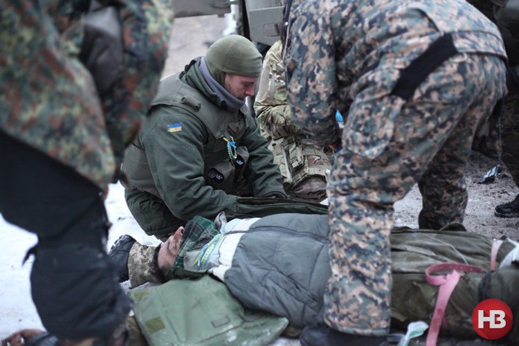 Поранений боєць став на ноги