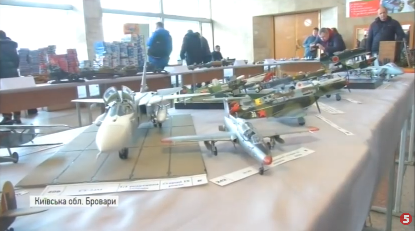 Виставка моделей військової техніки