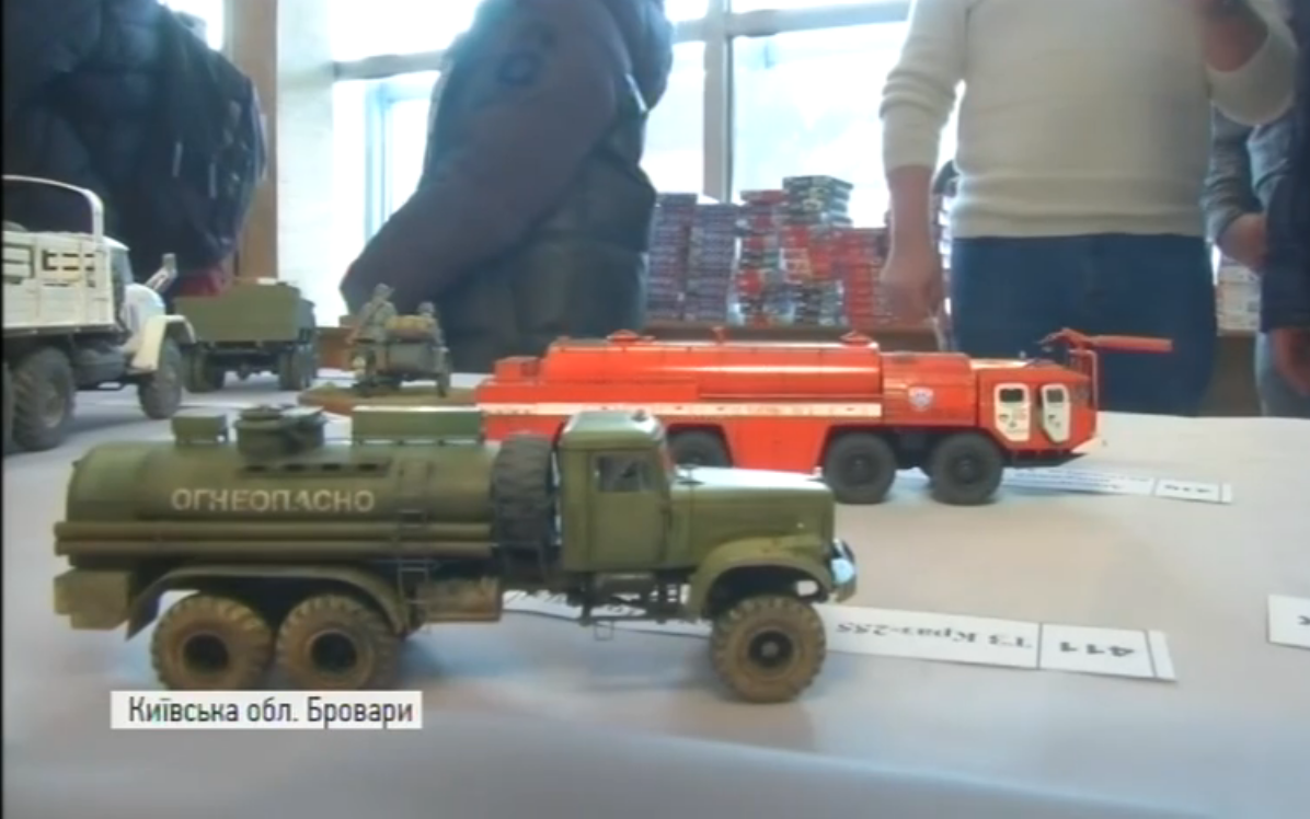 Виставка моделей військової техніки