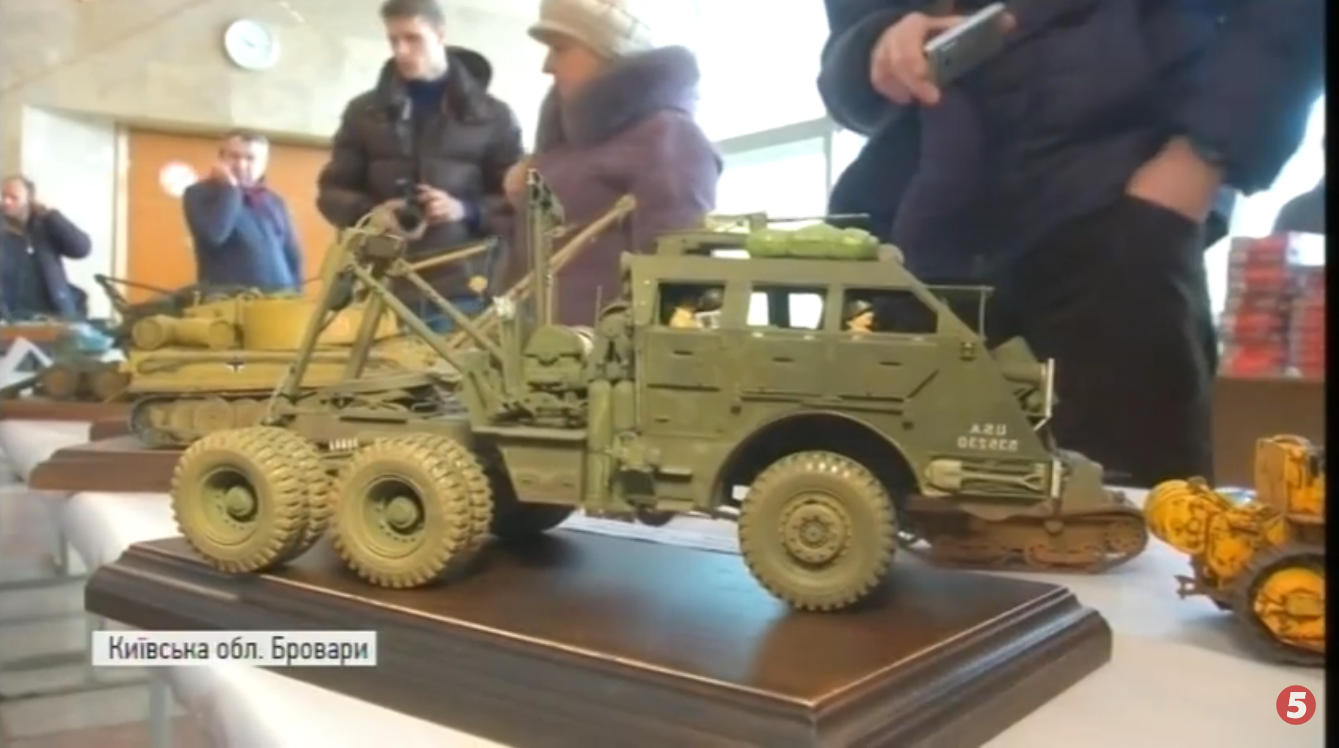 Виставка моделей військової техніки