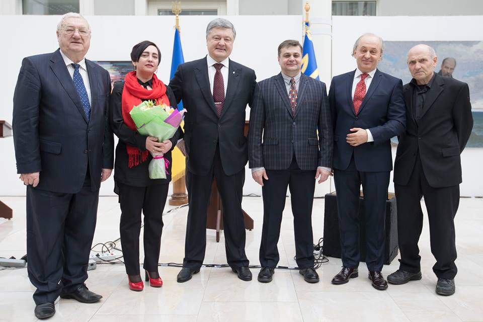 Порошенко та лауреати Шевченківської премії